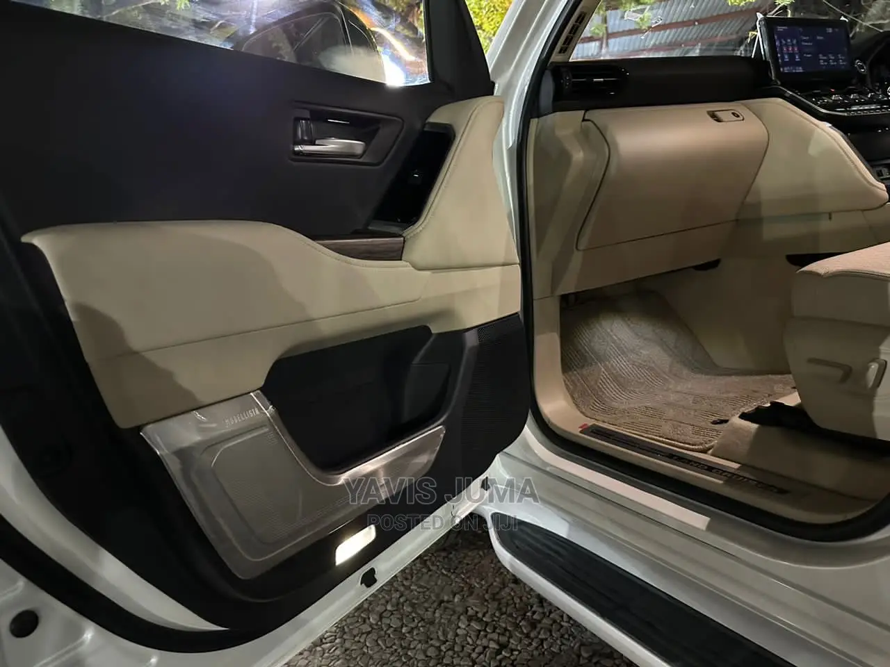 Toyota Land Cruiser 2022 White