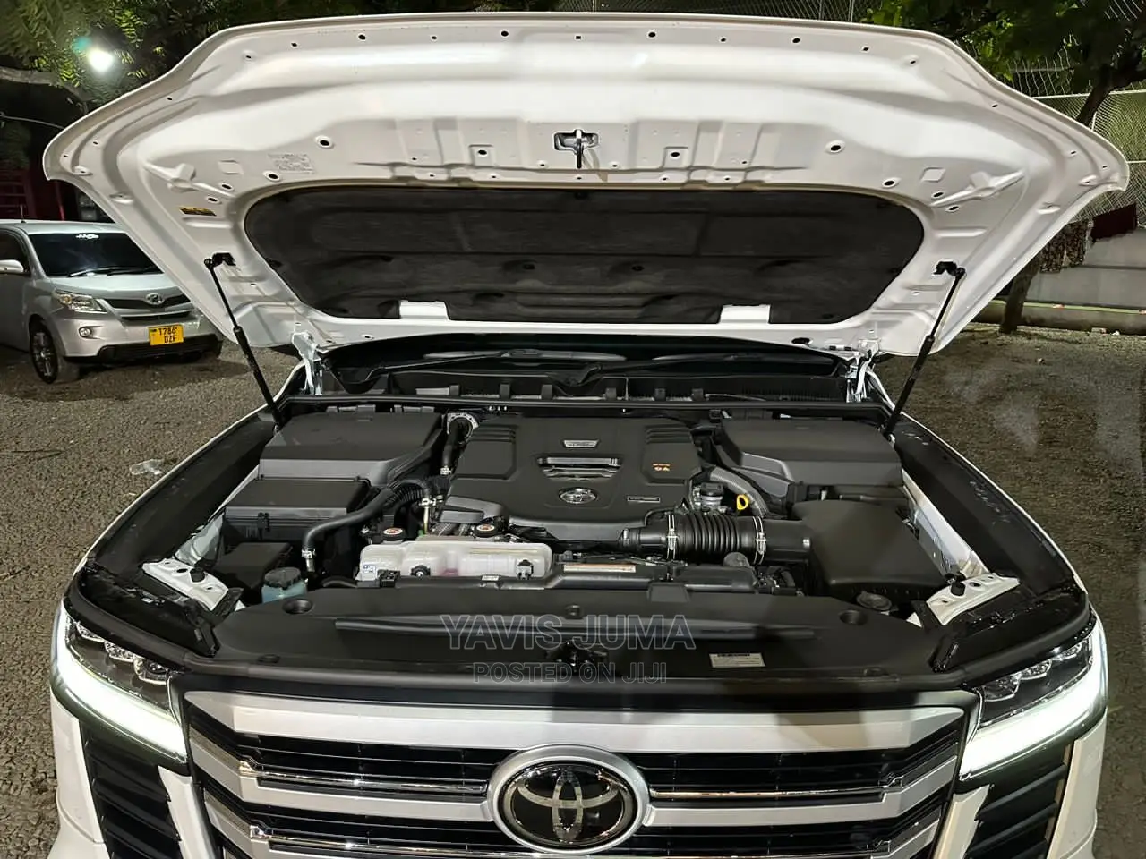 Toyota Land Cruiser 2022 White