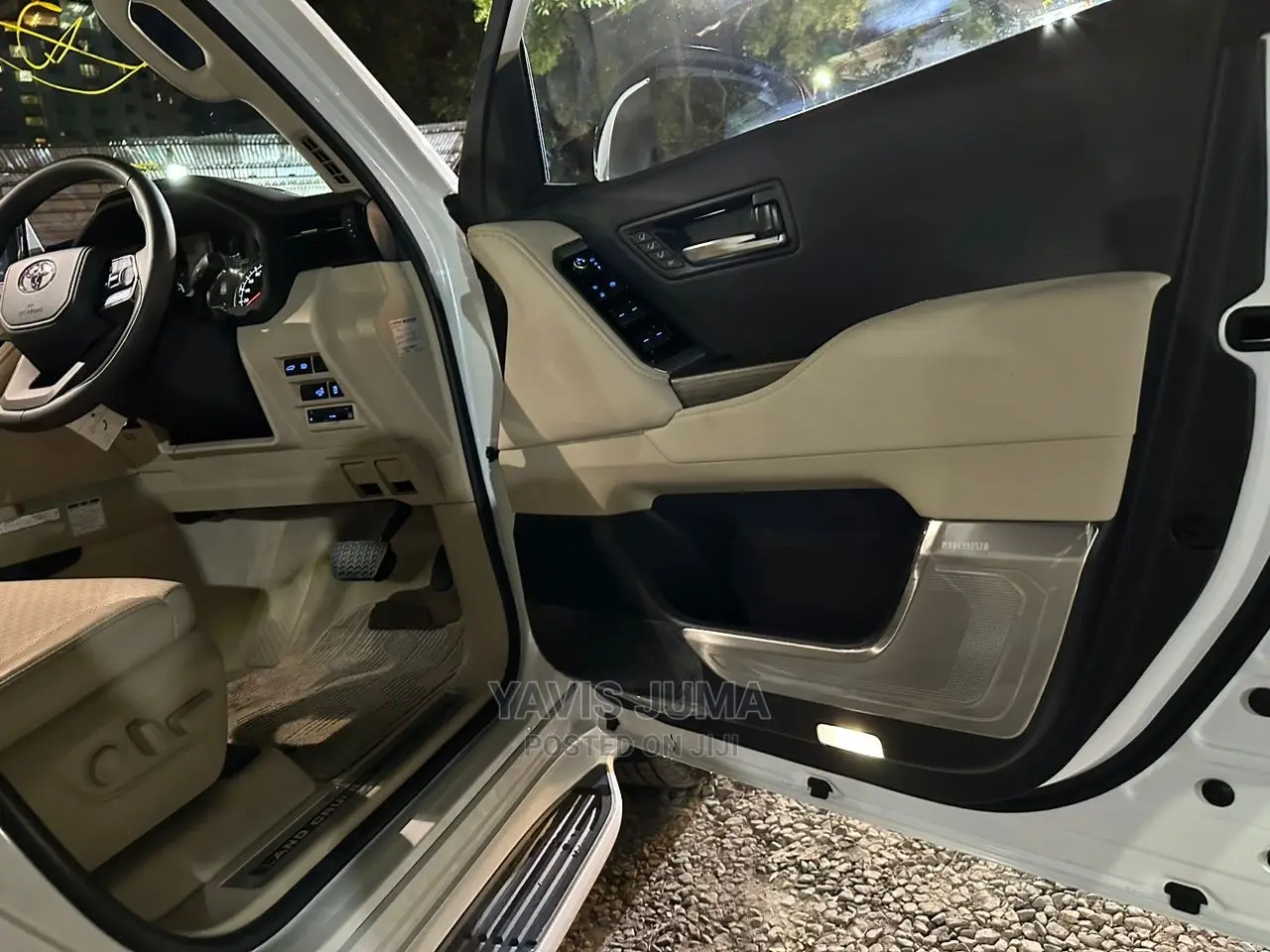 Toyota Land Cruiser 2022 White