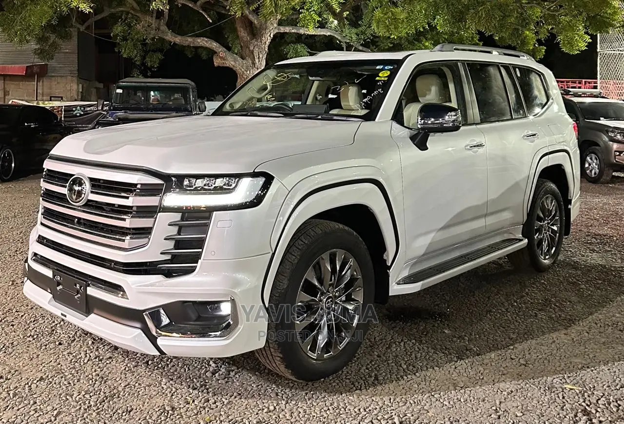 Toyota Land Cruiser 2022 White