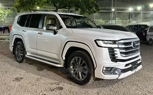 Toyota Land Cruiser 2022 White