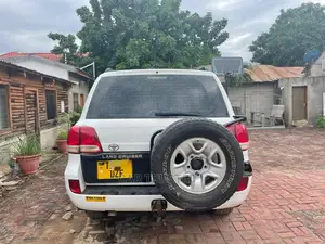 Toyota Land Cruiser 4.5 V8 VXR 2013 White