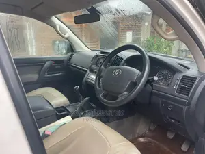 Toyota Land Cruiser 4.5 V8 VXR 2013 White