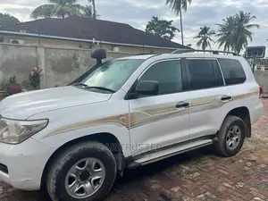 Toyota Land Cruiser 4.5 V8 VXR 2013 White