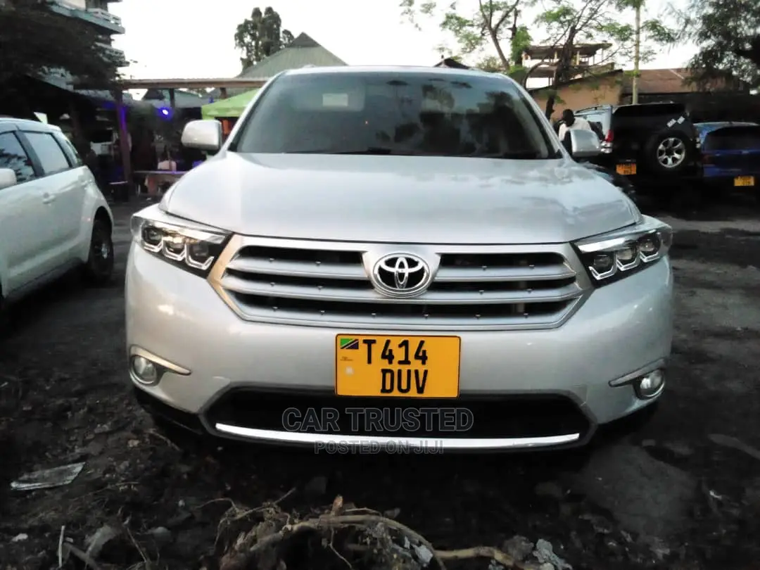 Toyota Kluger 2018 Silver