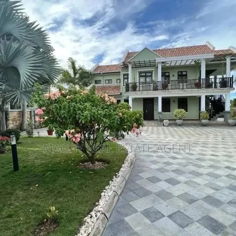 5bdrm House in Bahari Beach, Kunduchi for rent