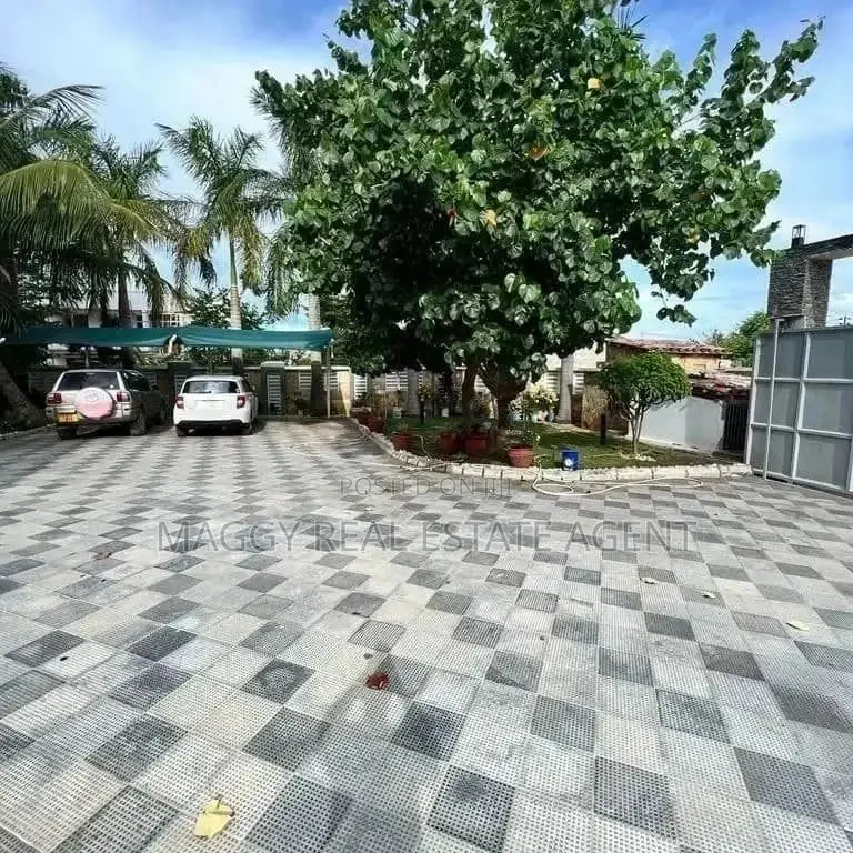 5bdrm House in Bahari Beach, Kunduchi for rent