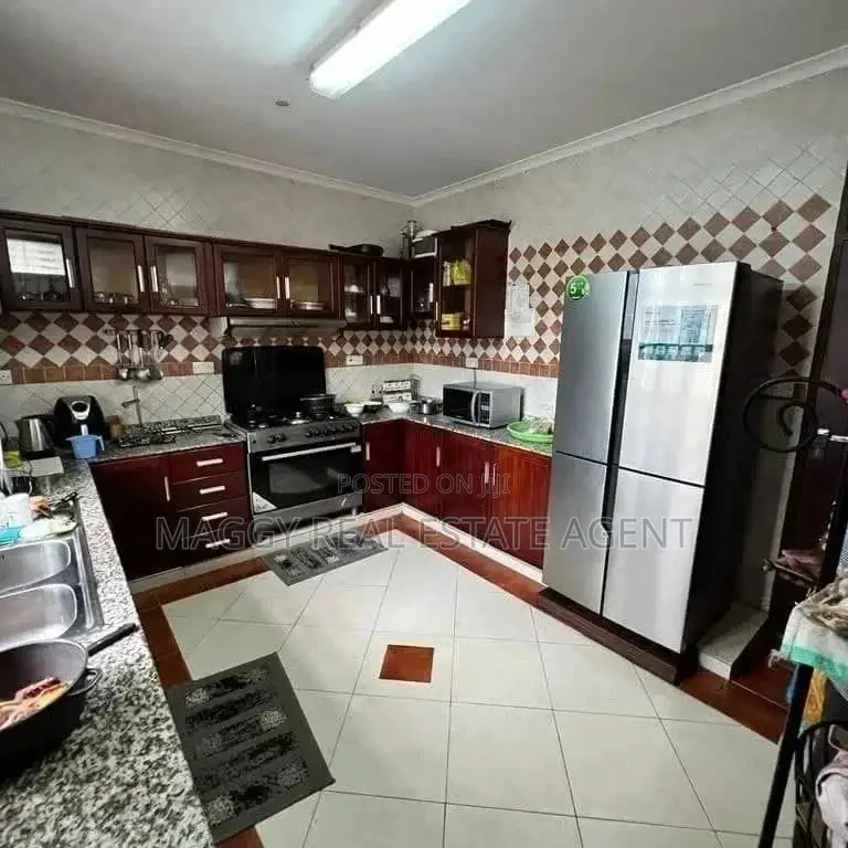 5bdrm House in Bahari Beach, Kunduchi for rent
