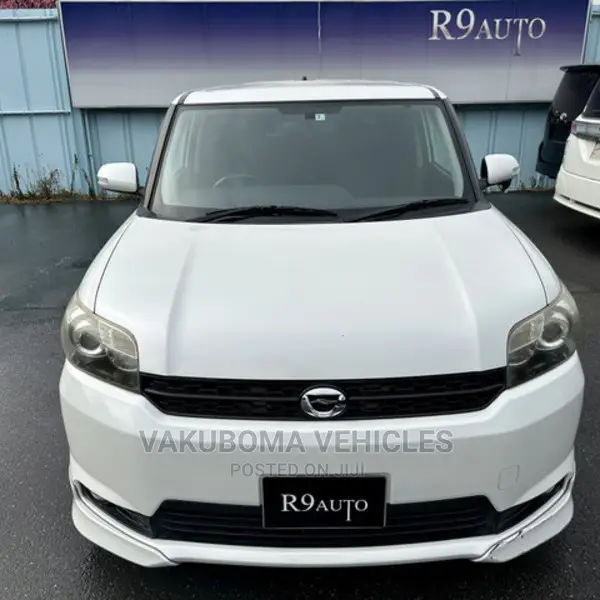 Toyota Corolla Rumion 2012 Pearl