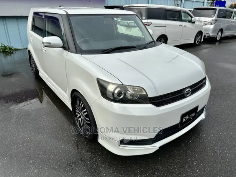 Toyota Corolla Rumion 2012 Pearl