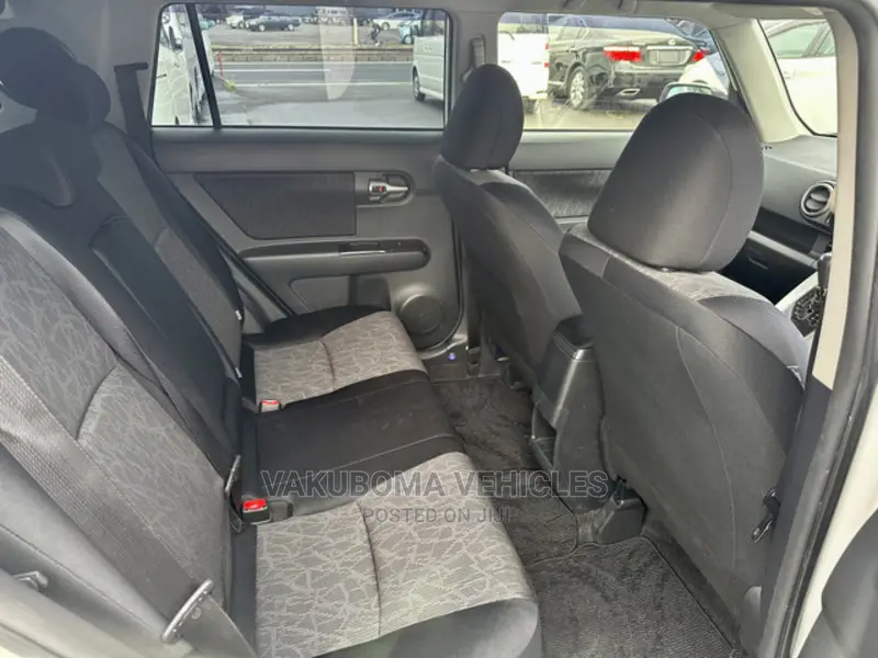 Toyota Corolla Rumion 2012 Pearl