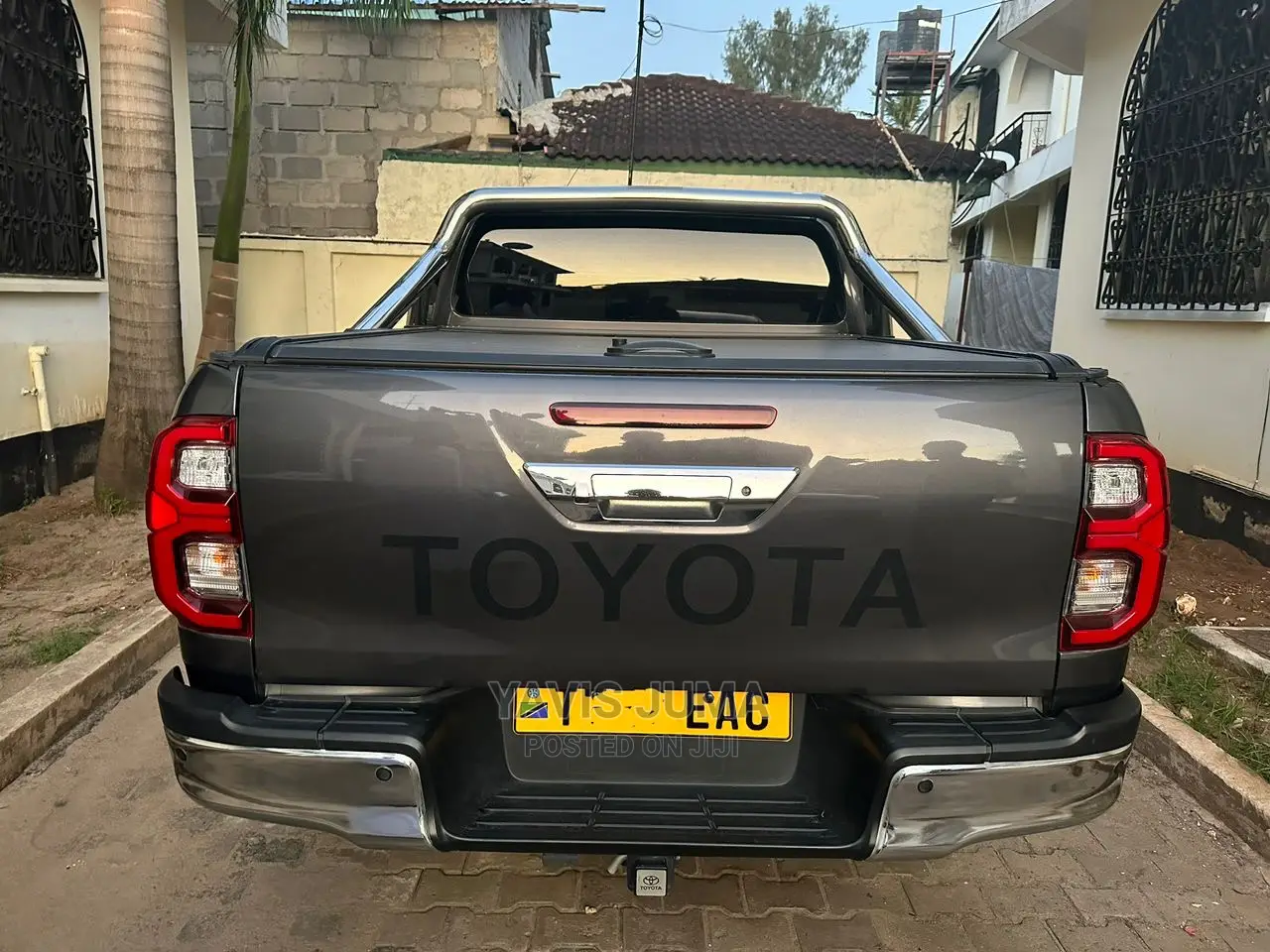Toyota Hilux 2020 Gray