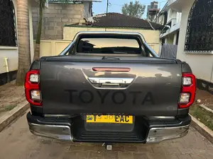 Toyota Hilux 2020 Gray