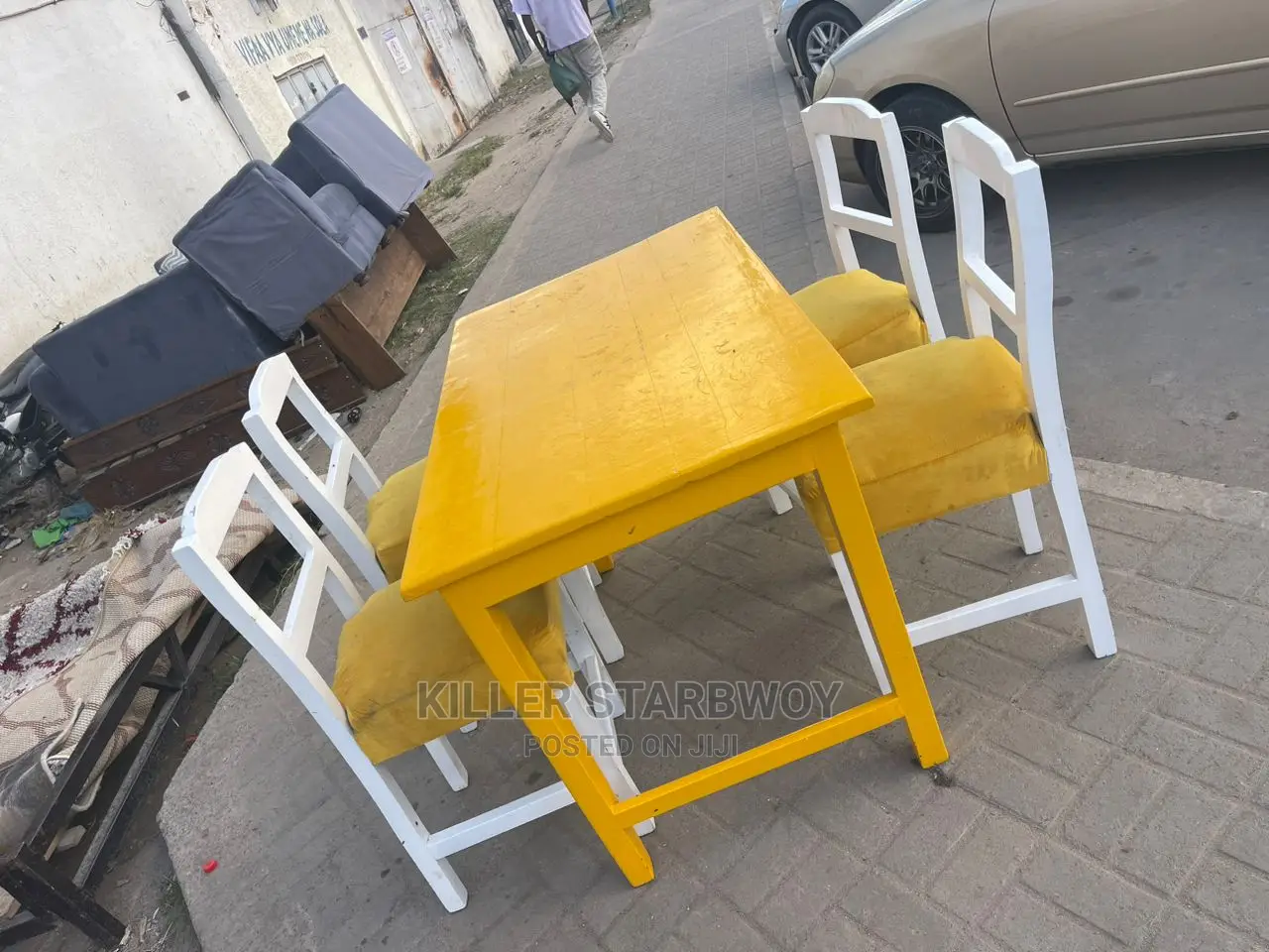 Simple Dinning Table