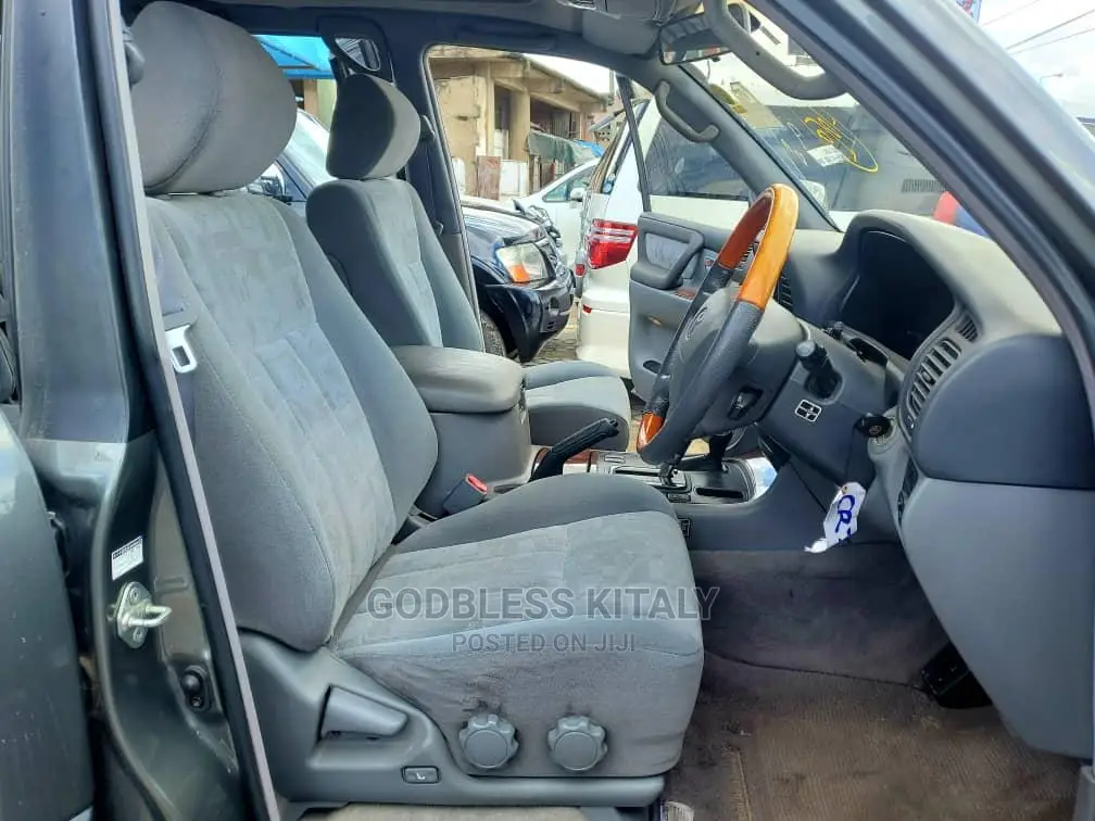 Toyota Land Cruiser 2002 Green