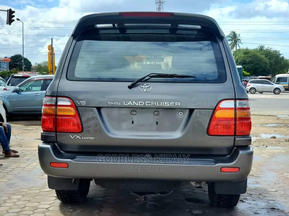 Toyota Land Cruiser 2002 Green