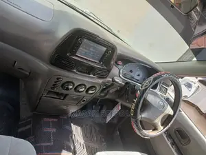 Toyota Noah 2005 White