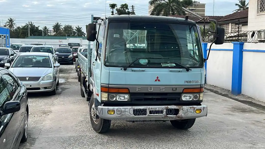 Mitsubishi Fuso Flat Body