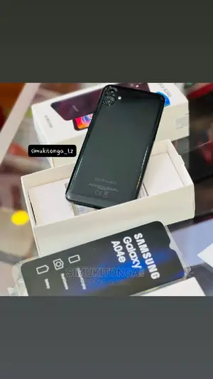 New Samsung Galaxy A04e 64 GB Gold