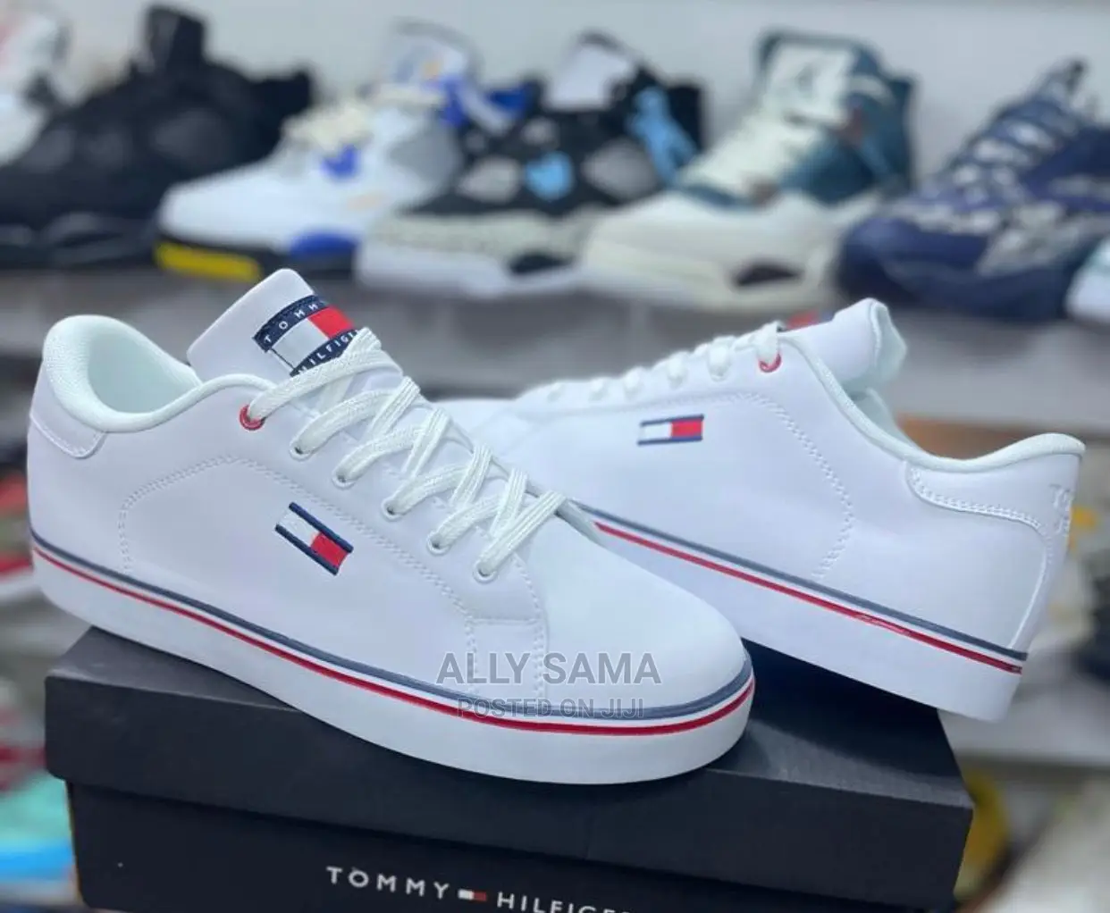 Tommy Sneakers
