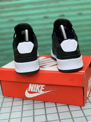 Lacoste Sneakers