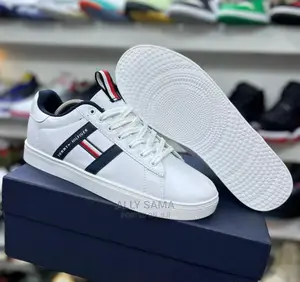 Lacoste Sneakers