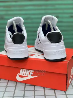 Lacoste Sneakers