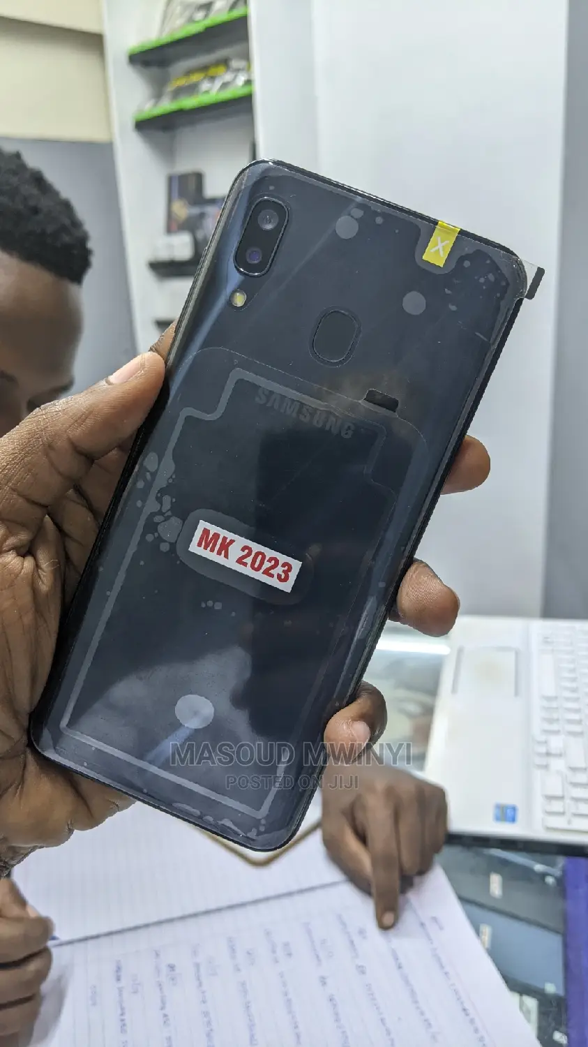 New Samsung Galaxy A30 64 GB Black
