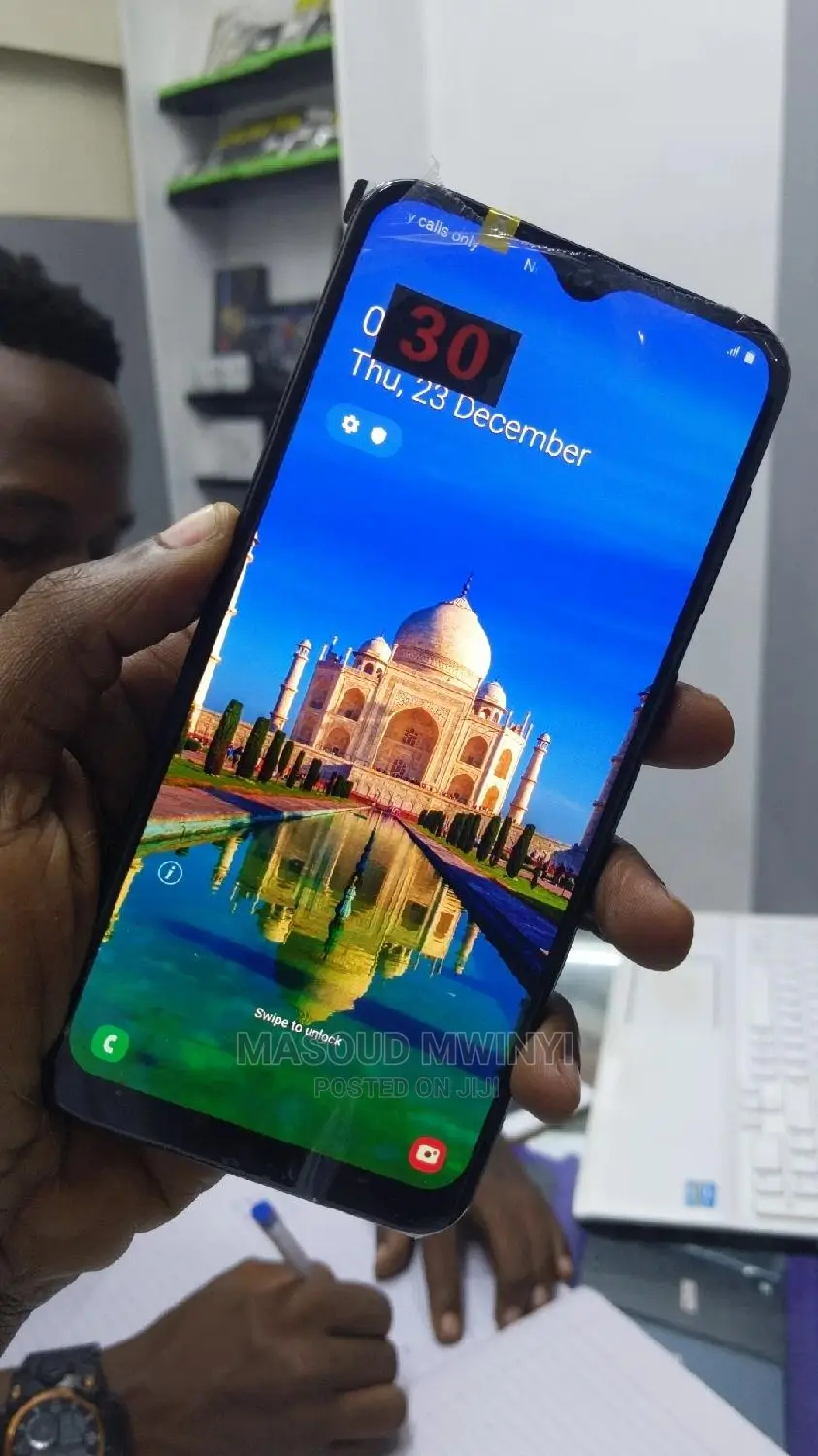 New Samsung Galaxy A30 64 GB Black
