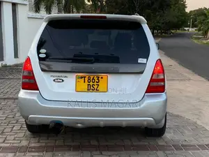 Subaru Forester 2004 White