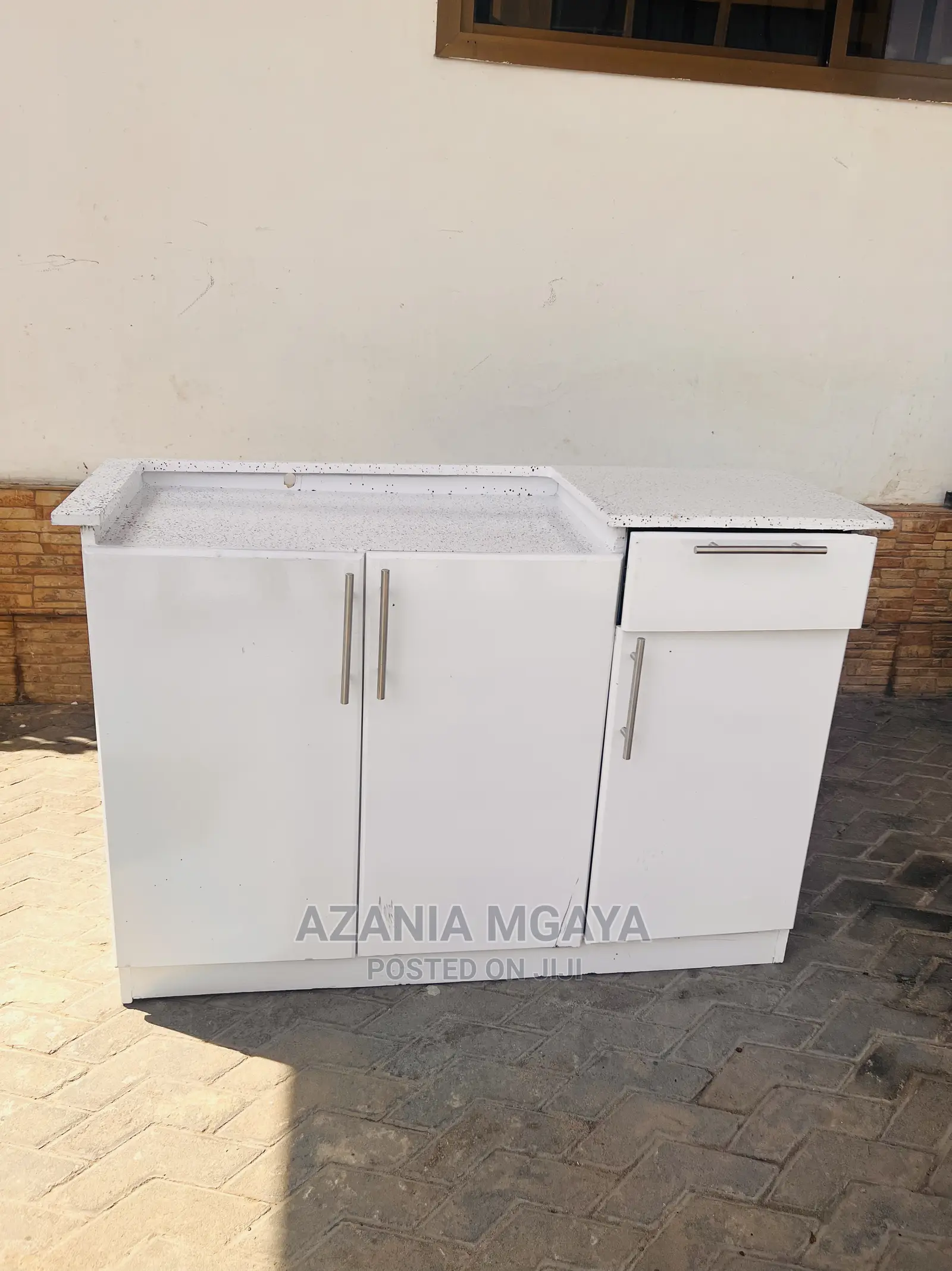 Kichen Cabinet Nzur Sanaa Mbao Na Jiko Lake