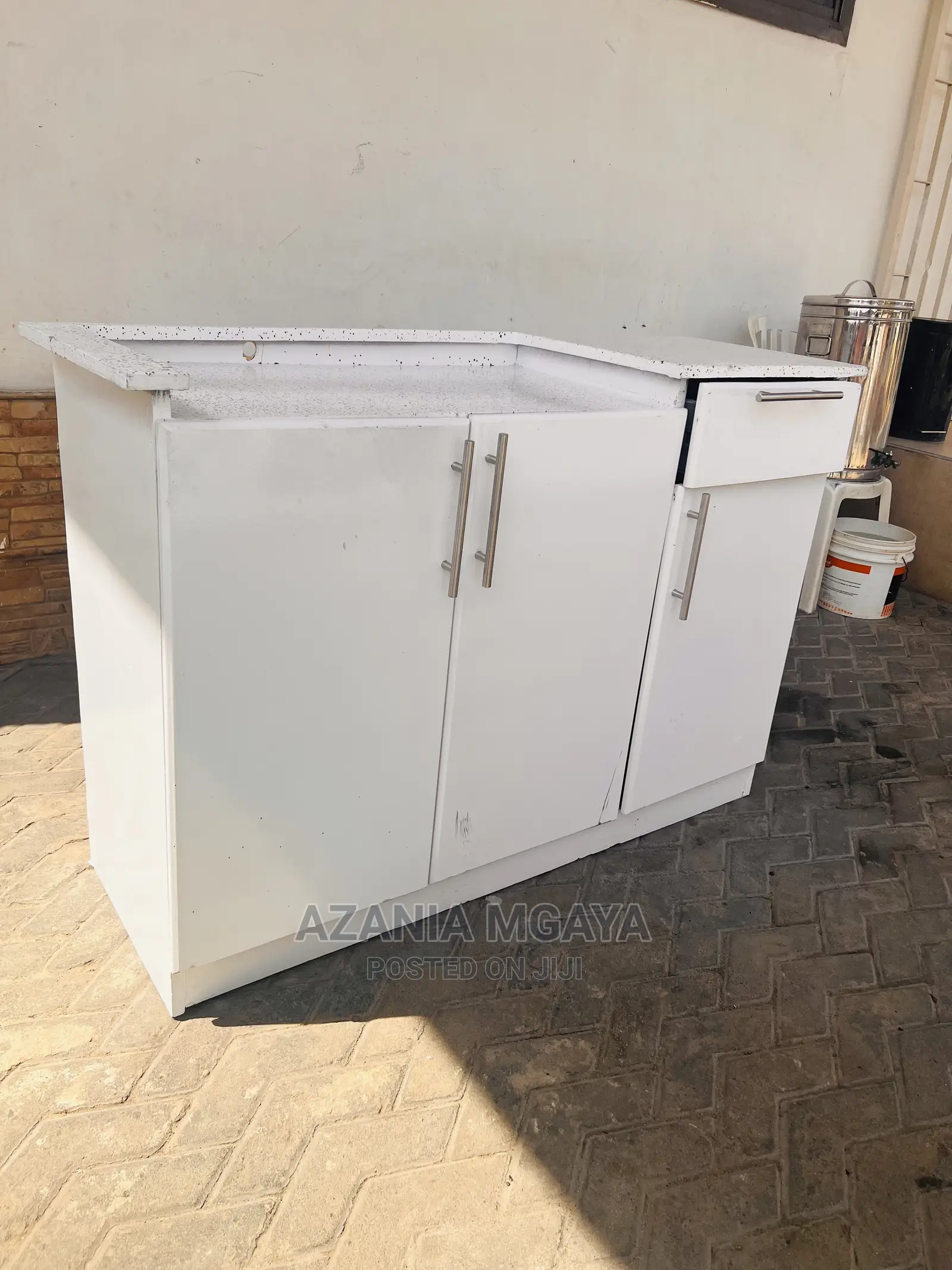 Kichen Cabinet Nzur Sanaa Mbao Na Jiko Lake