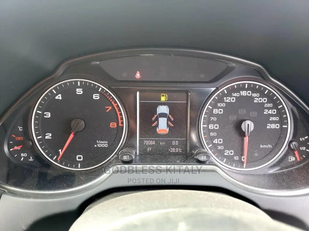 Audi Q5 2012 Red