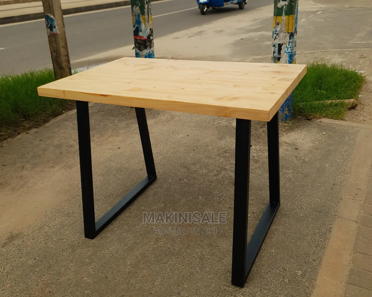Meza Nzuri Sana Simple