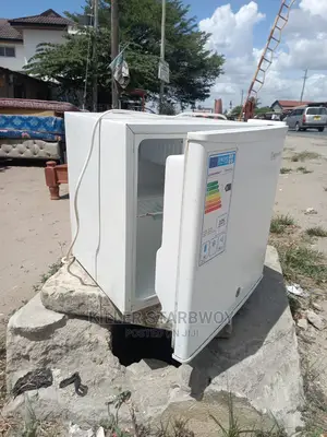 Mini Fridge Kampuni West Point