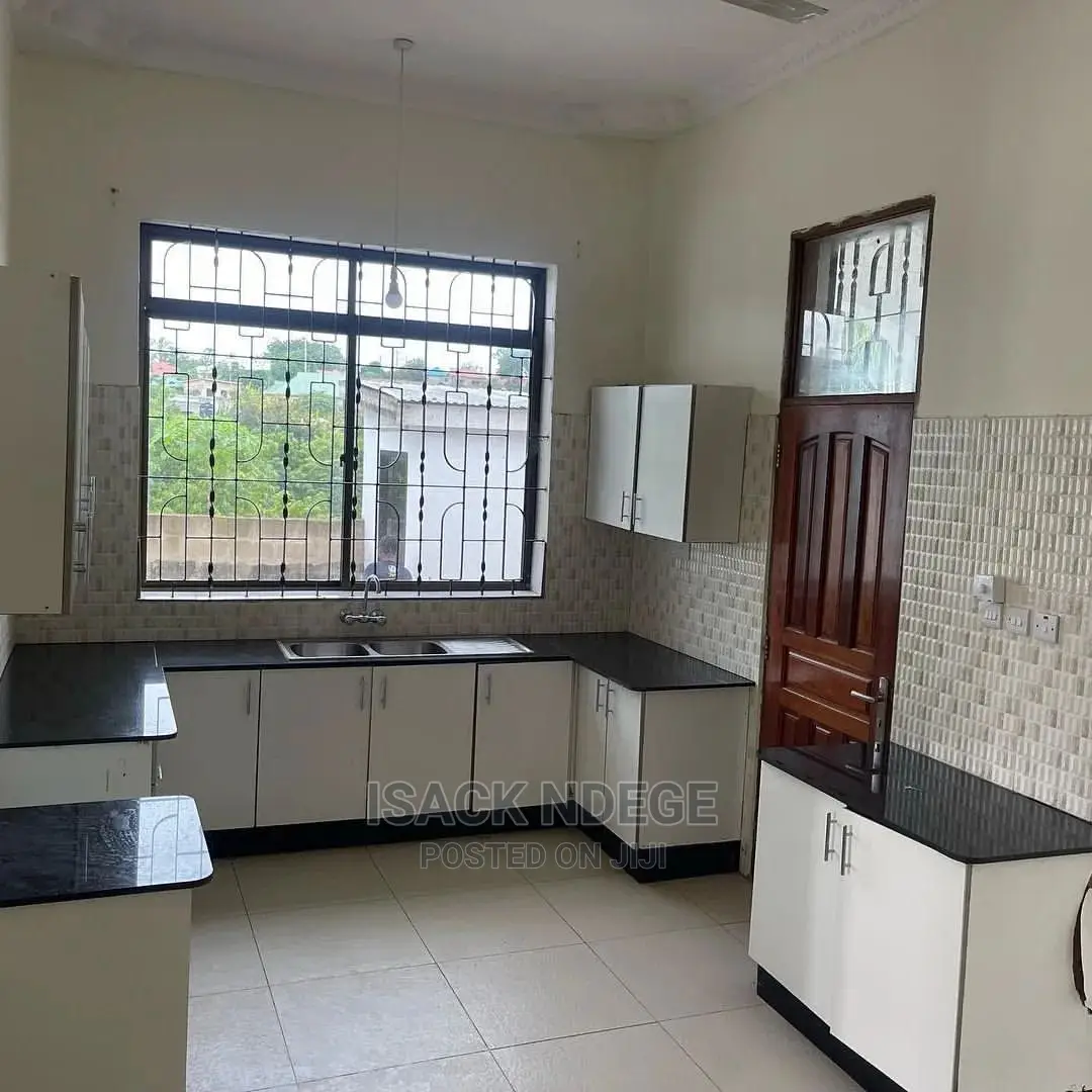 3bdrm House in Kinzudi, Kinondoni for sale
