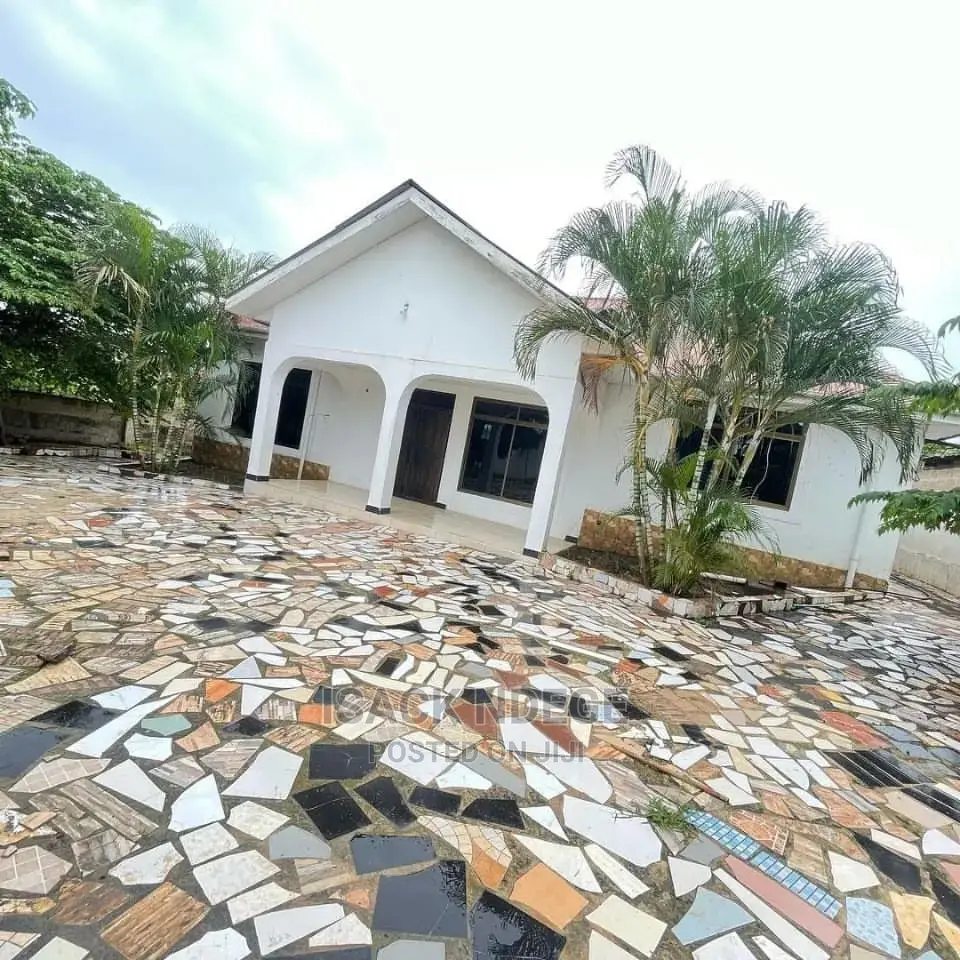3bdrm House in Kinzudi, Kinondoni for sale