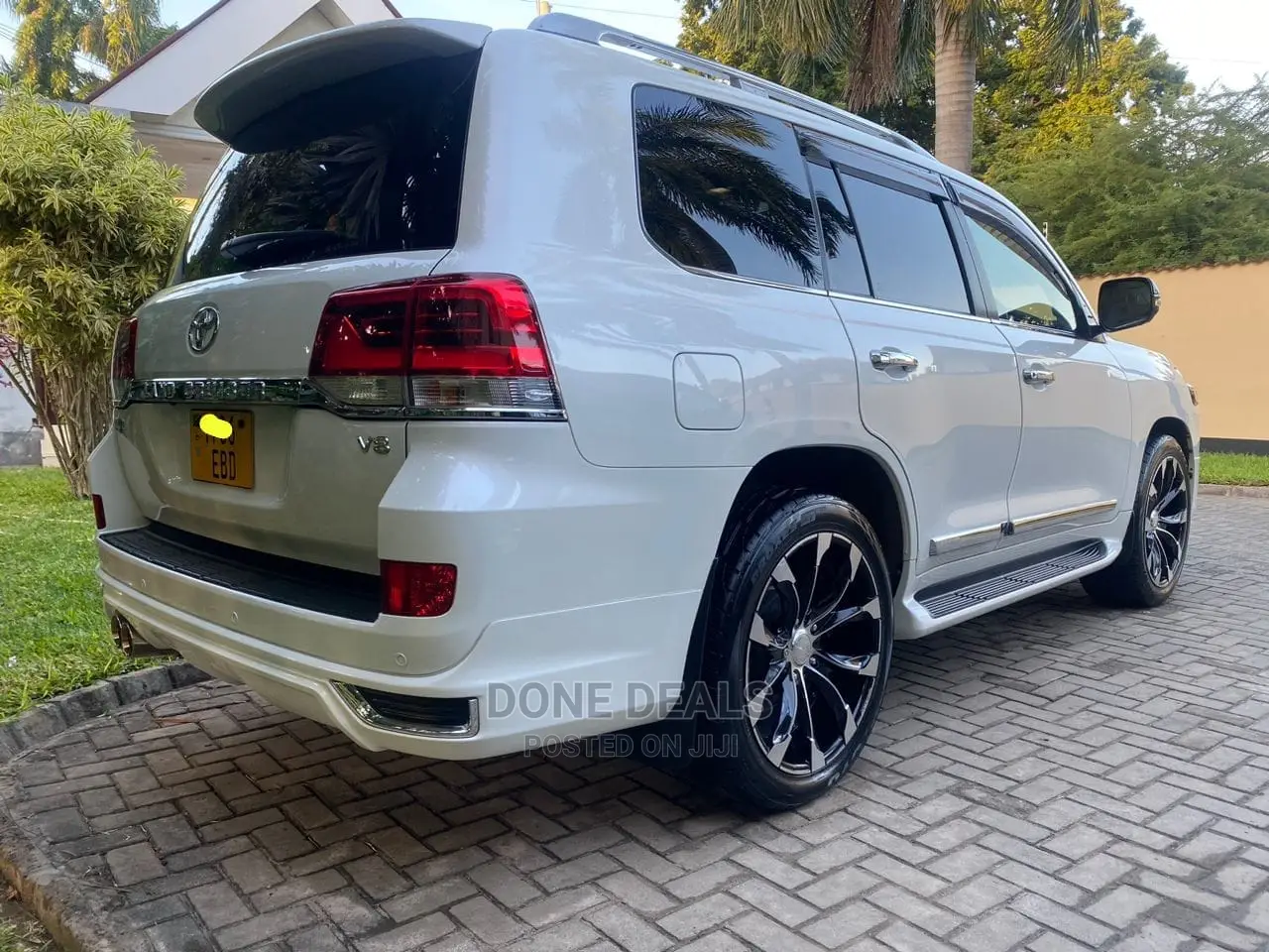 Toyota Land Cruiser 2016 White