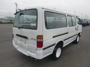 Toyota HiAce 2003 White