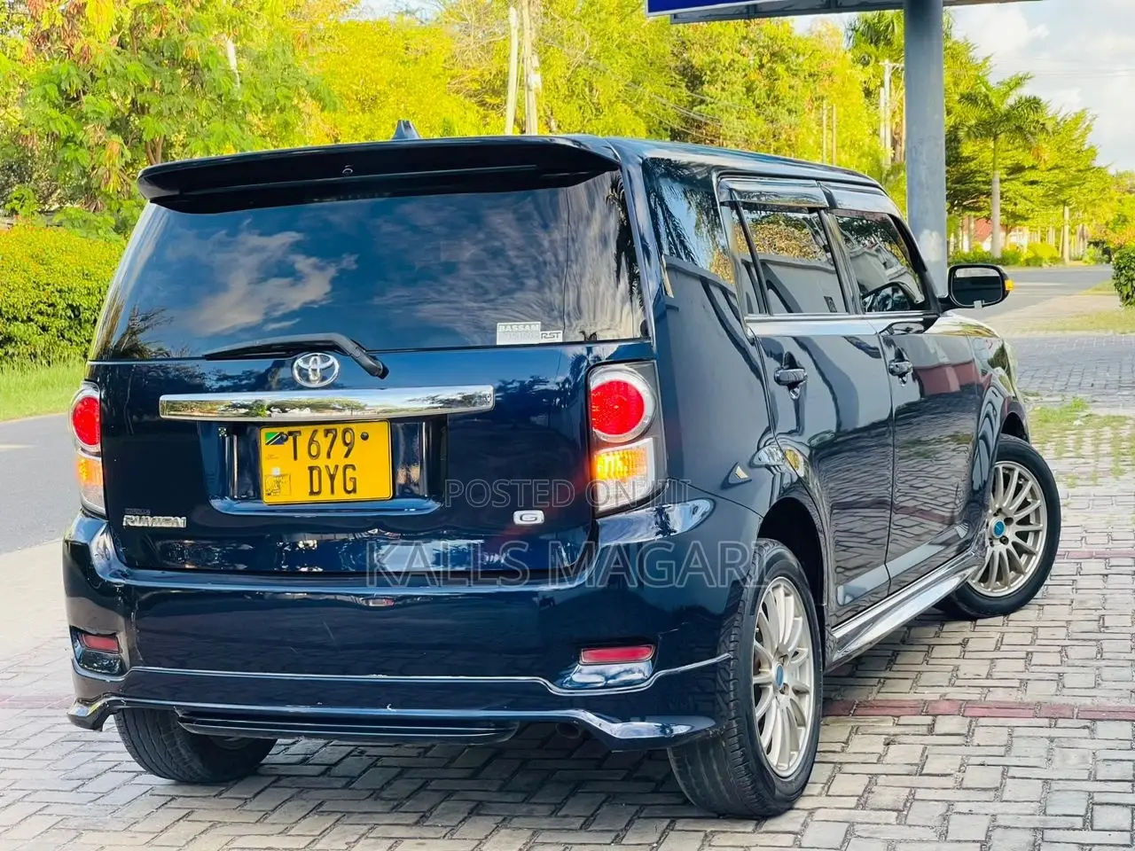 Toyota Corolla Rumion 2010 Blue