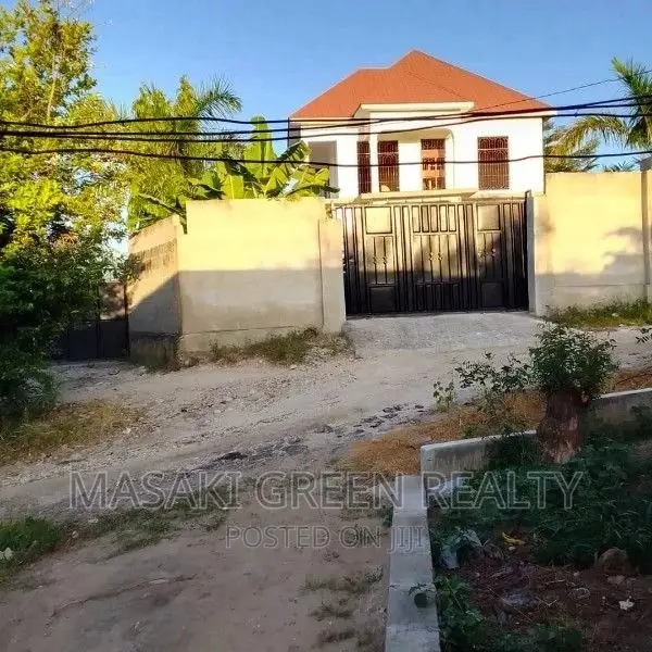 6bdrm House in Goba for sale
