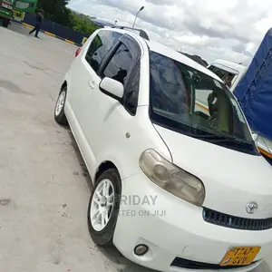 Toyota Porte 1.5 FWD 2005 White