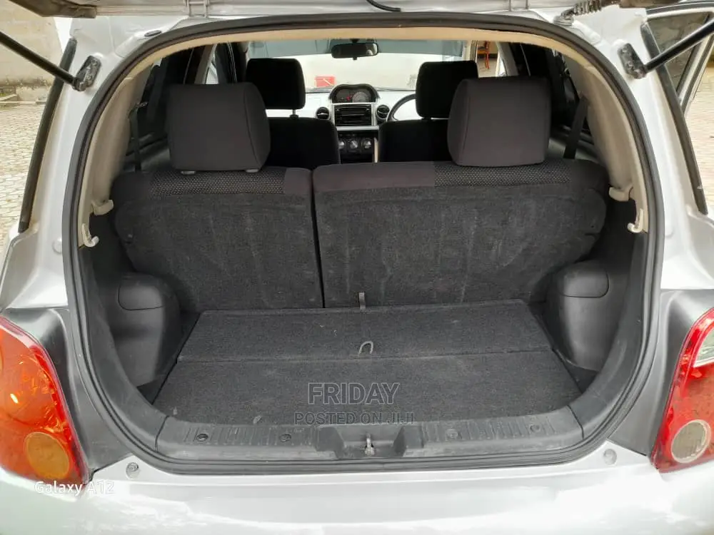 Toyota IST 2004 Silver