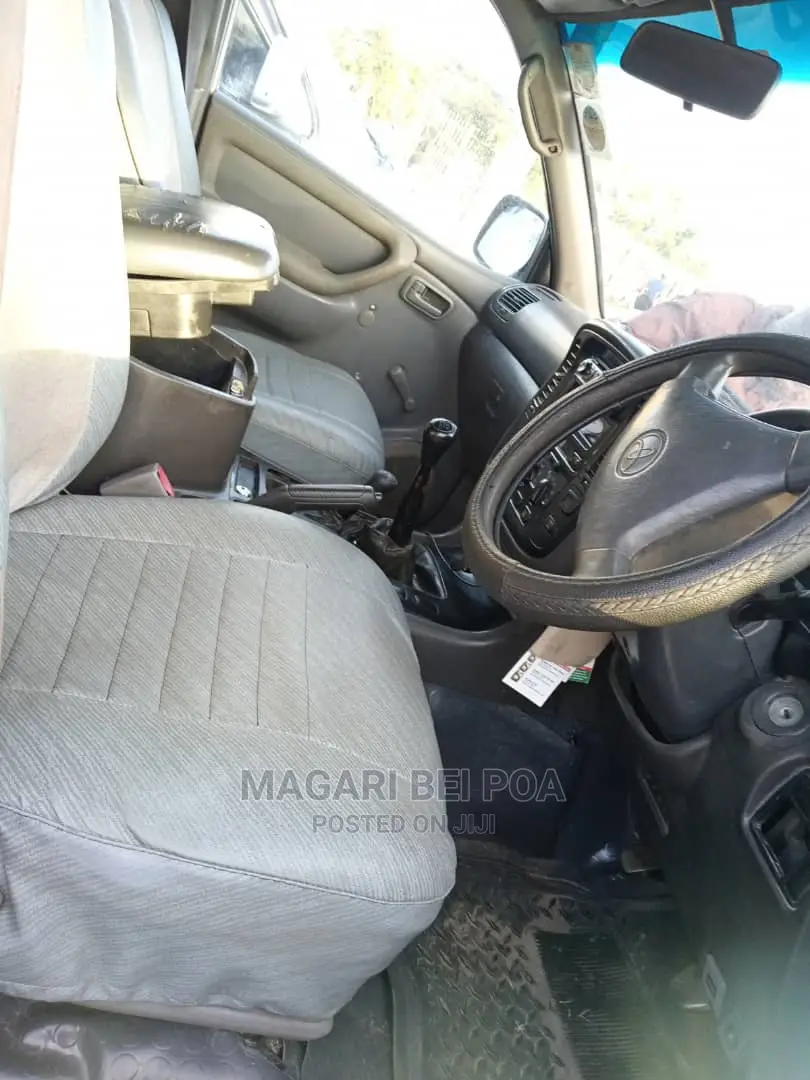 Toyota Land Cruiser 1999 White