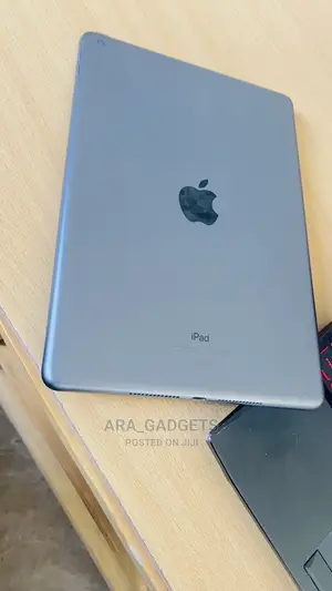 Apple iPad 10.2 (2021) 64 GB Gray