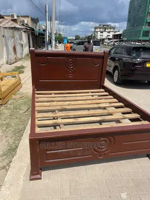 Kitanda 5×6 Kikal Mbao Ngumu