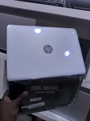 Laptop HP MT43 4GB AMD A8 HDD+SSD 500GB
