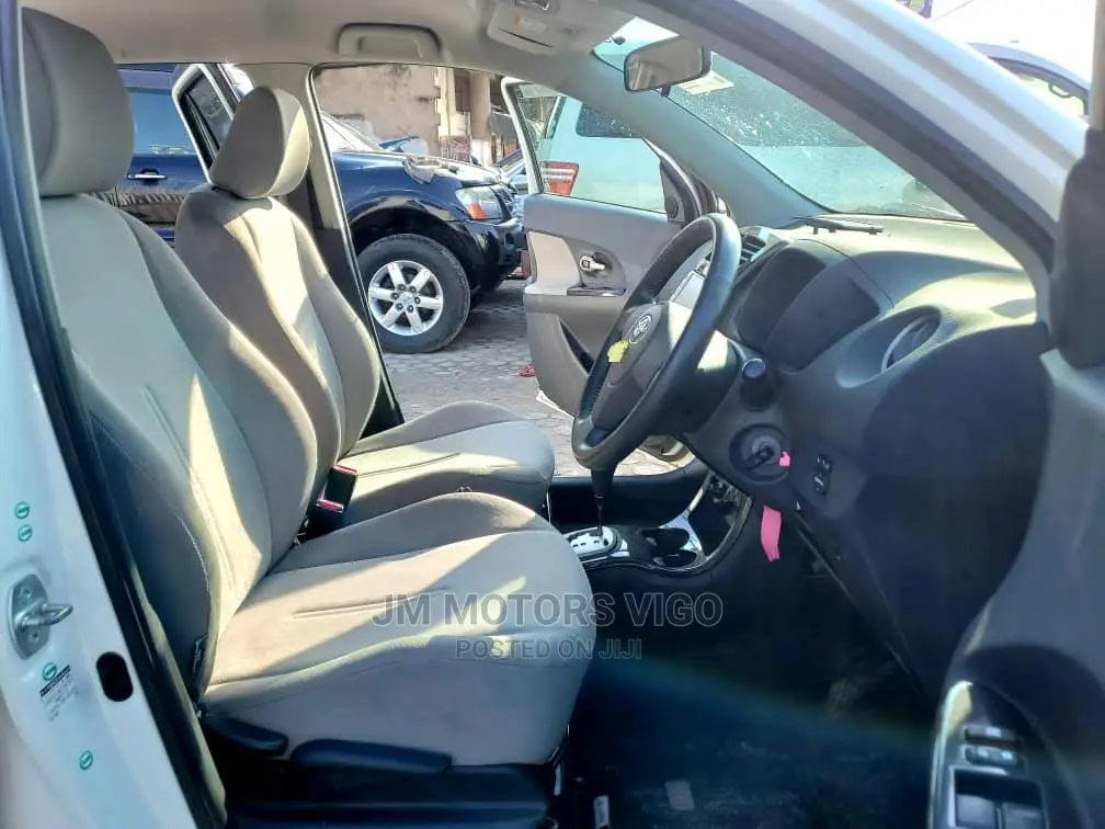 Toyota IST 2009 Pearl