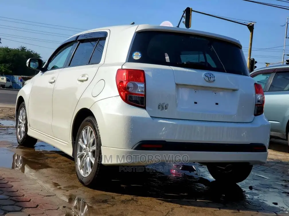 Toyota IST 2009 Pearl
