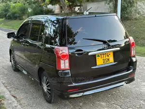 Toyota Raum 2009 Black